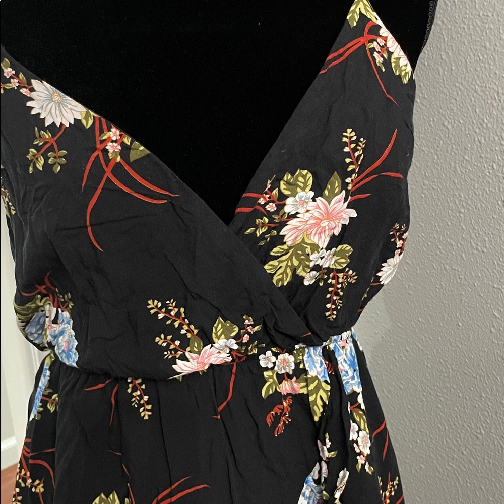 HERE COMES THE SUN -Wrap Romper - Picture 4 of 7